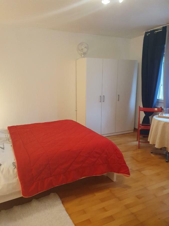Maison Du Fey Hotel Moudon Bagian luar foto